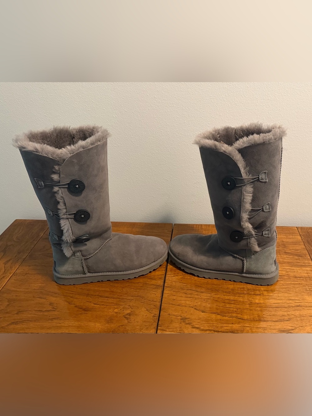 UGG Australia Bailey Button Triplet II Grey Classic Tall Suede Boot Women Size 9